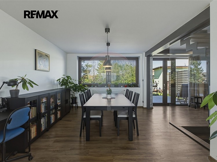 Prodej vícegeneračního domu 182 m², pozemek 83 m² - foto 6