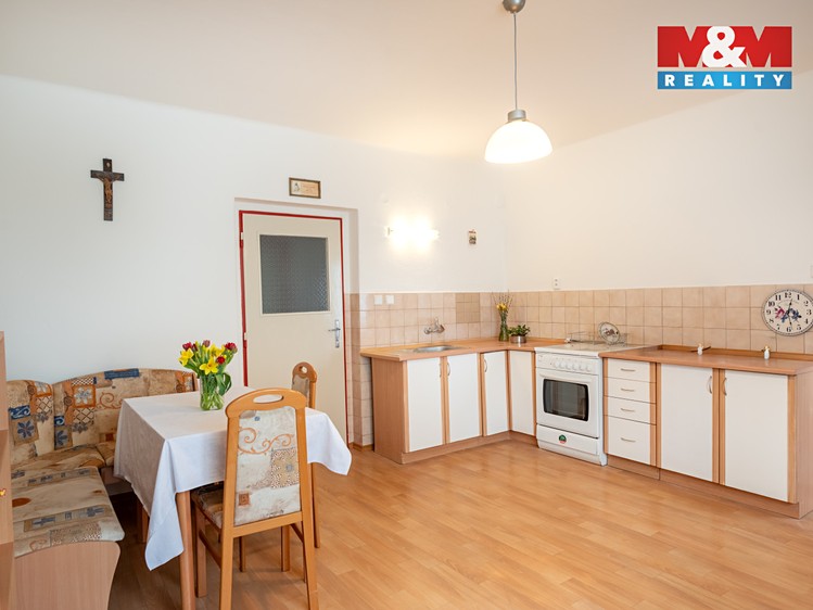 Prodej  rodinného domu 277 m², pozemek 735 m² - foto 7