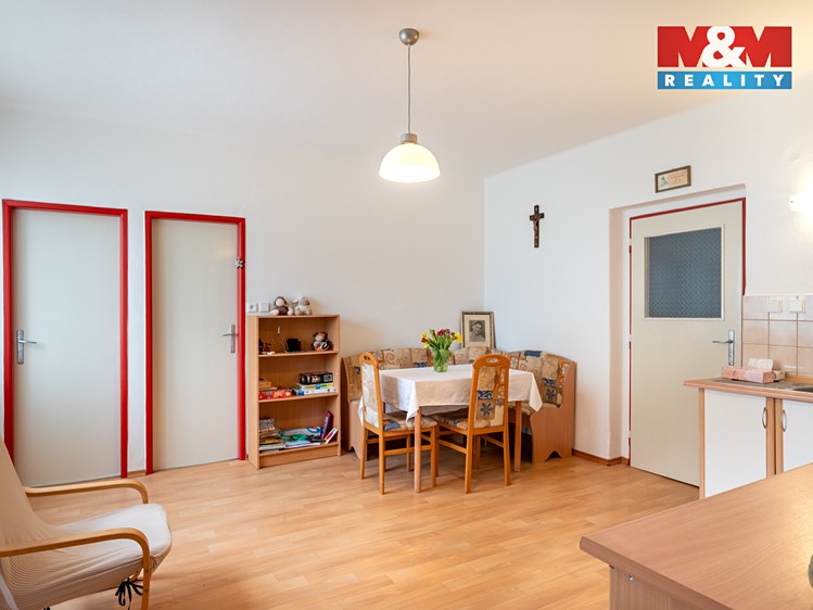 Prodej  rodinného domu 277 m², pozemek 735 m² - foto 8