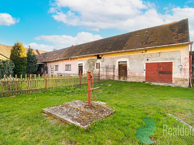 Prodej zemědělské usedlosti 232 m², pozemek 2 592 m² - foto 4
