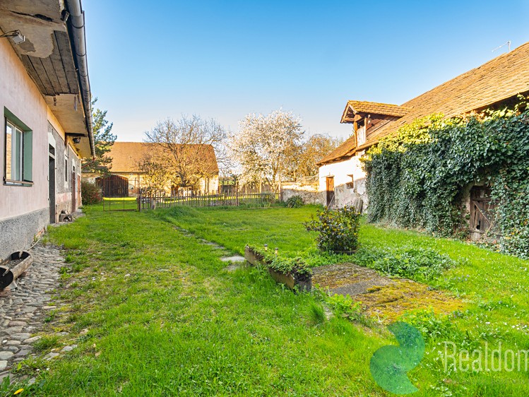 Prodej zemědělské usedlosti 232 m², pozemek 2 592 m² - foto 8