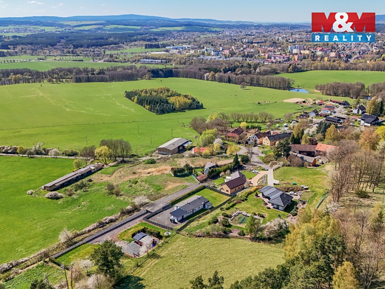 Prodej rodinného domu 193 m², pozemek 1 975 m² - foto 2