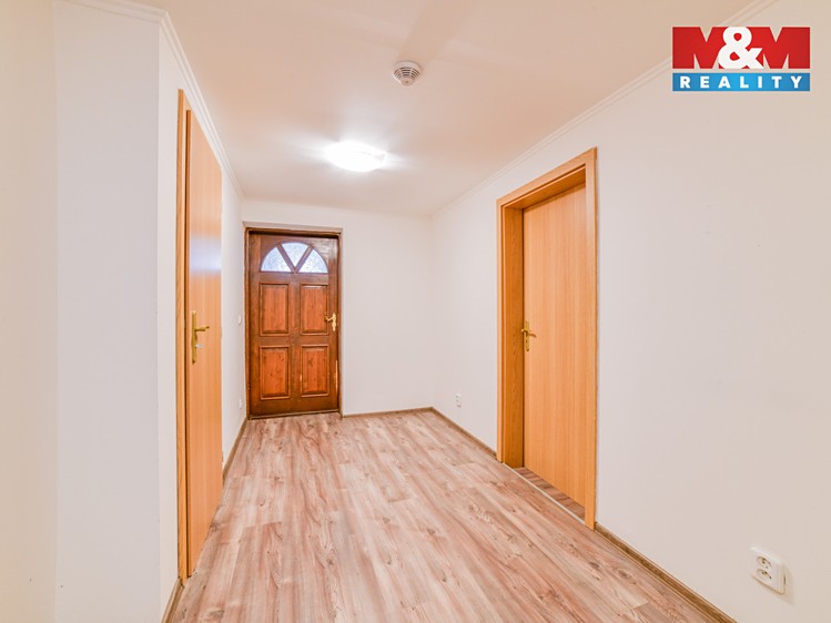Prodej rodinného domu 193 m², pozemek 1 975 m² - foto 7