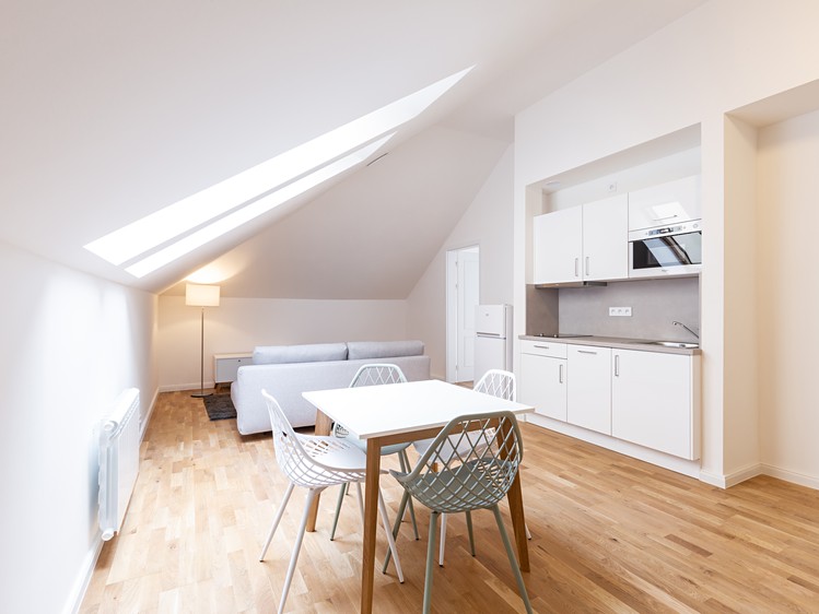 Prodej bytu 2+kk 70 m² (Podkrovní) - foto 2