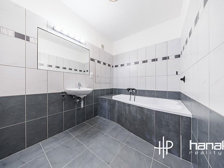 Prodej bytu 4+1 75 m² - foto 3