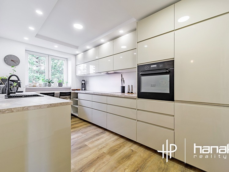Prodej bytu 2+1 55 m² - foto 1