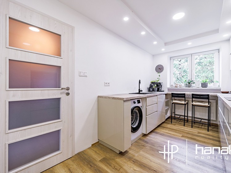 Prodej bytu 2+1 55 m² - foto 2