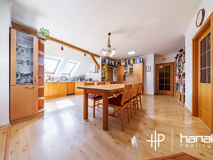 Prodej bytu 5+kk 159 m² (Podkrovní) - foto 6