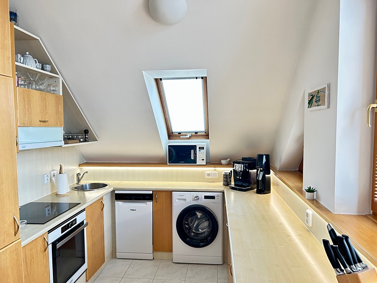 Prodej bytu 3+1 83 m² (Podkrovní) - foto 7