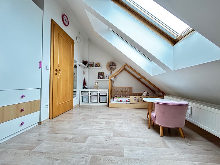 Prodej bytu 3+1 83 m² (Podkrovní) - foto 8