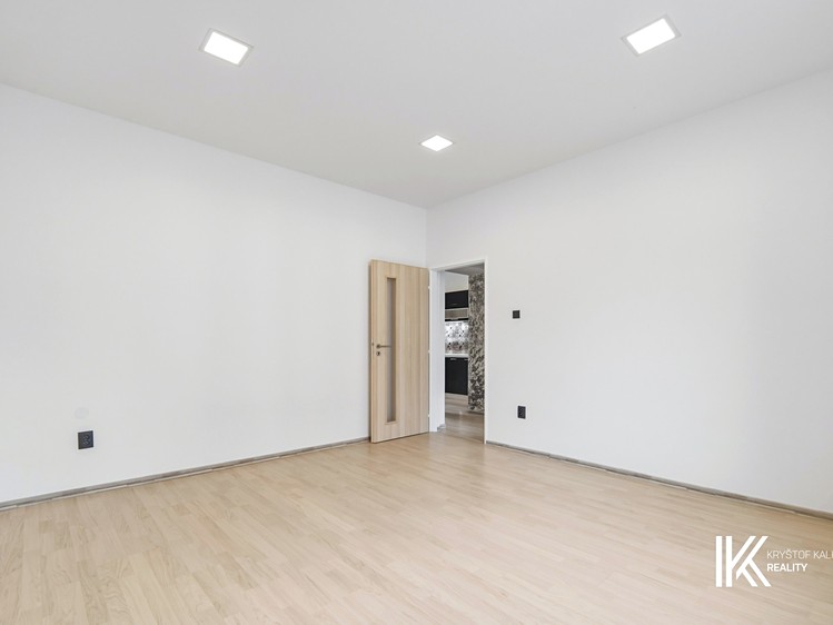 Prodej bytu 2+1 70 m² (Jednopodlažní) - foto 7