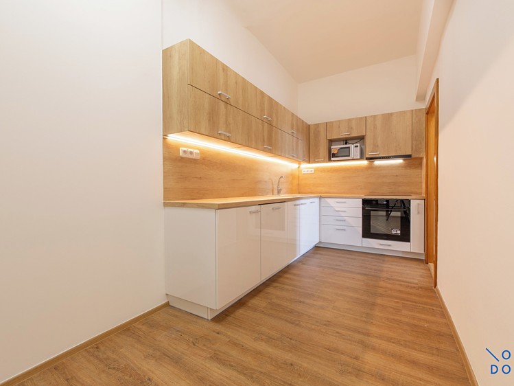 Pronájem bytu 3+1 100 m² (Jednopodlažní) - foto 2