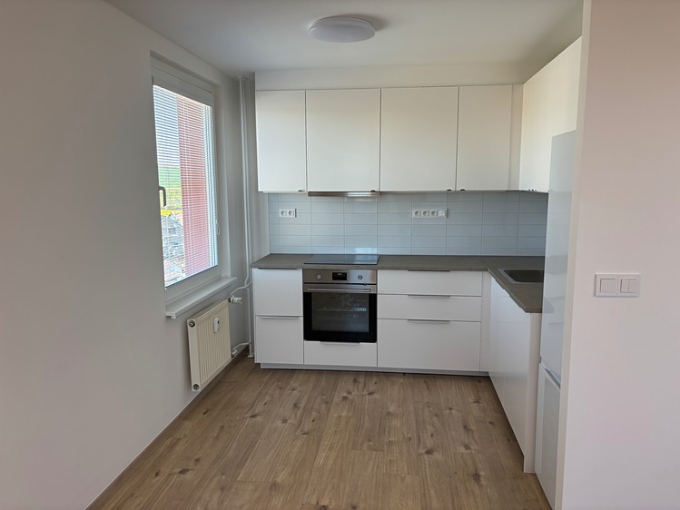 Pronájem bytu 3+kk 61 m² (Jednopodlažní) - foto 2