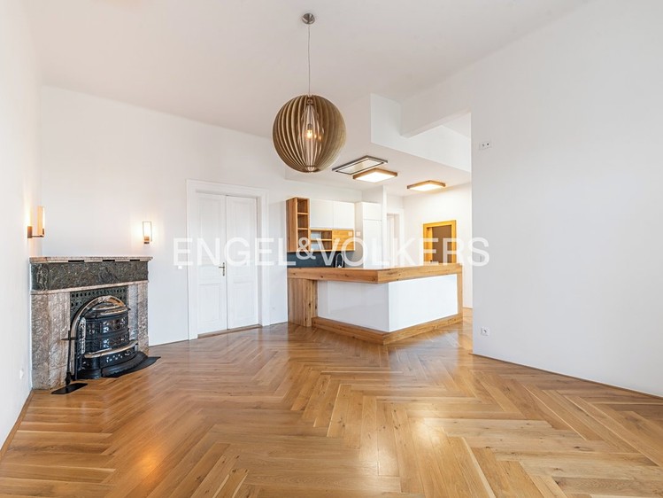Pronájem bytu 3+kk 106 m² - foto 1