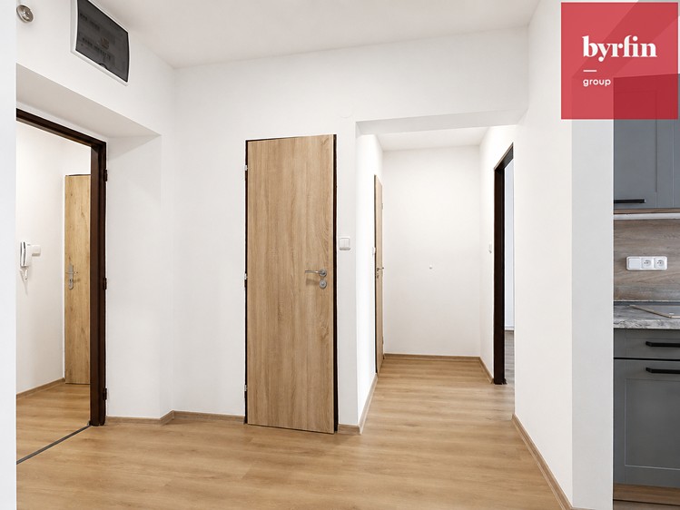 Pronájem bytu 2+1 56 m² - foto 4