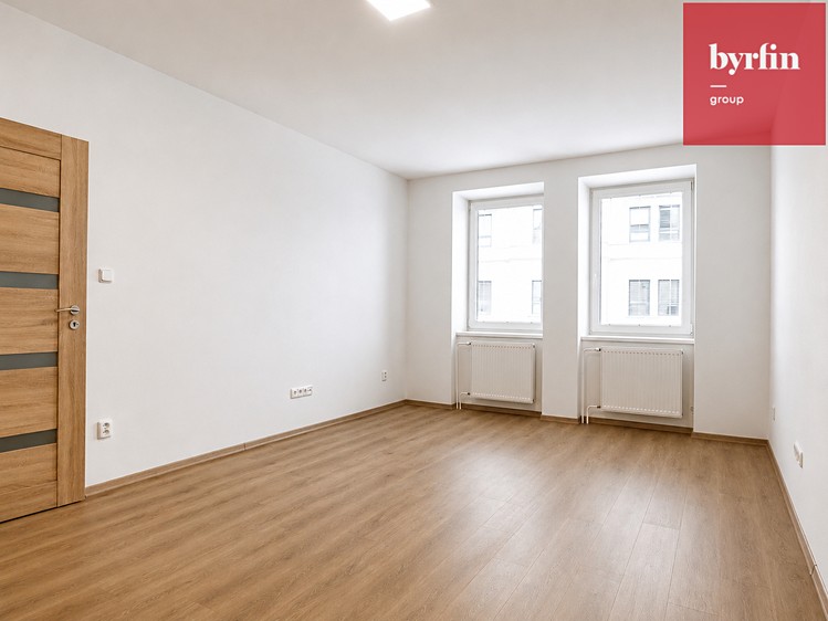 Pronájem bytu 2+1 56 m² - foto 3
