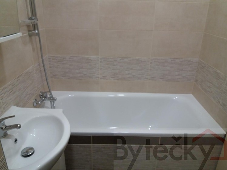 Pronájem bytu 2+1 65 m² - foto 6
