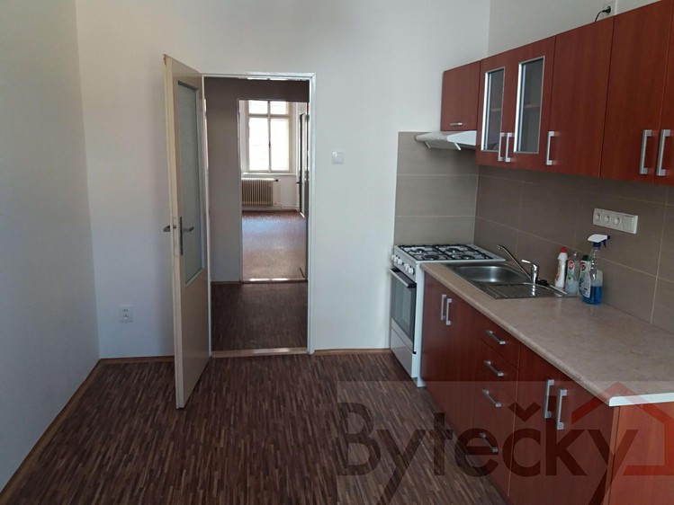 Pronájem bytu 2+1 65 m² - foto 1