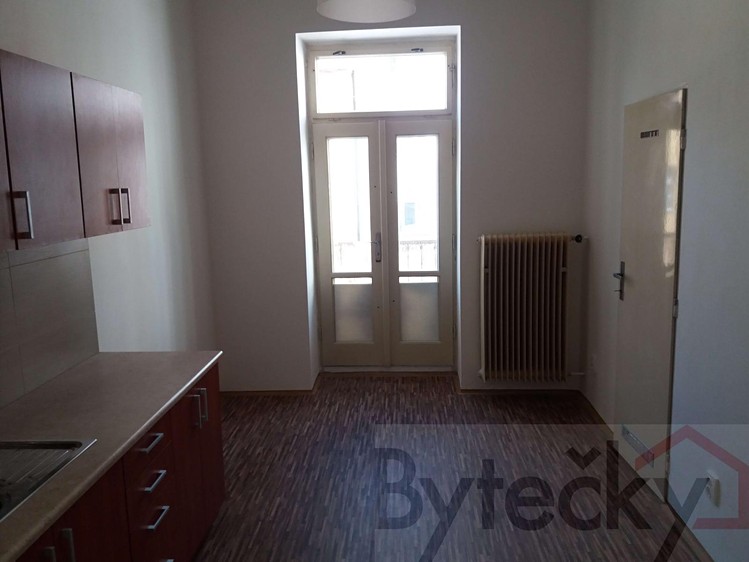 Pronájem bytu 2+1 65 m² - foto 4