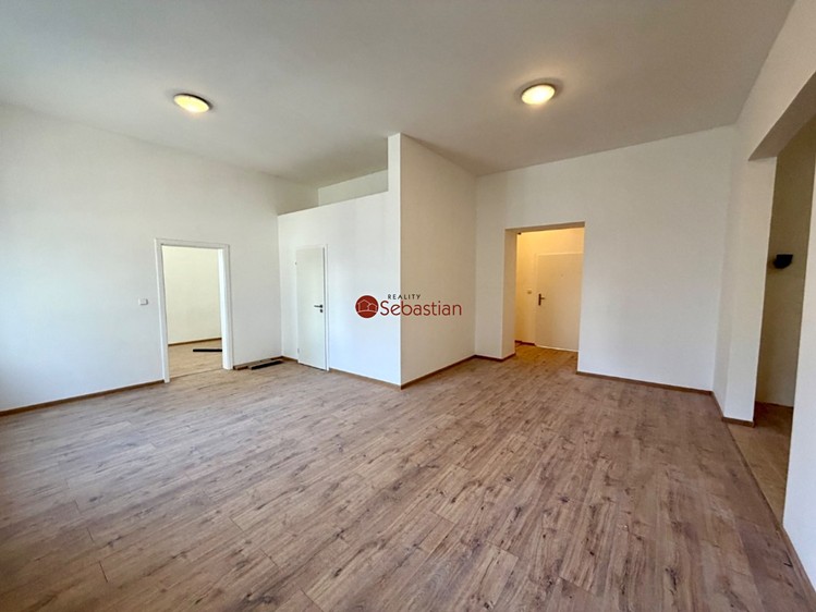 Pronájem bytu 3+kk 71 m² - foto 4