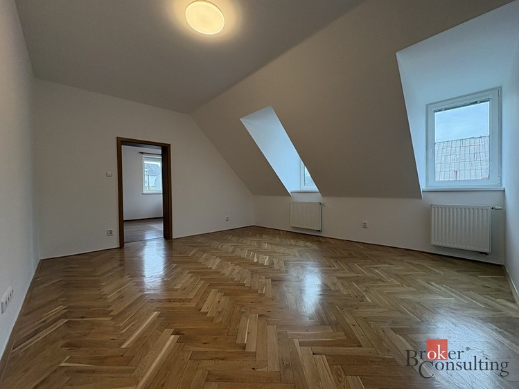 Pronájem bytu 2+kk 70 m² - foto 8