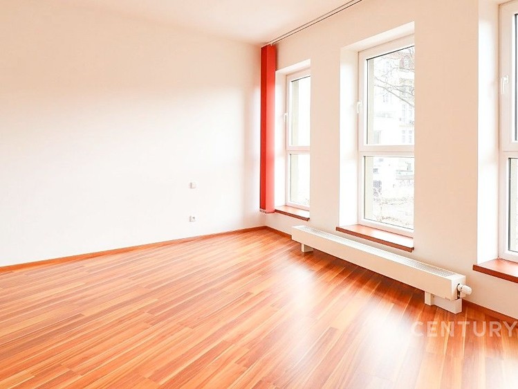 Pronájem bytu 2+kk 85 m² - foto 3