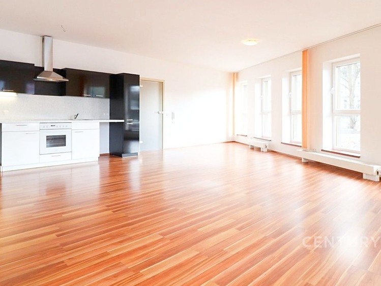Pronájem bytu 2+kk 85 m² - foto 2