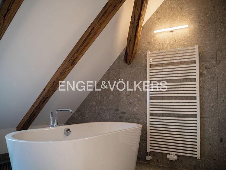 Pronájem bytu 2+kk 72 m² (Podkrovní) - foto 8