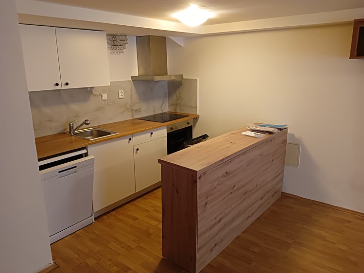Pronájem bytu 2+kk 57 m² (Jednopodlažní) - foto 1