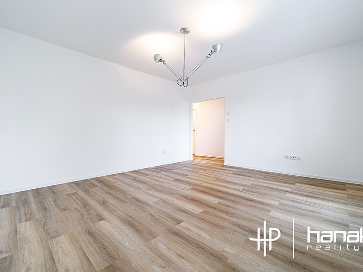 Pronájem bytu 2+1 62 m² - foto 3