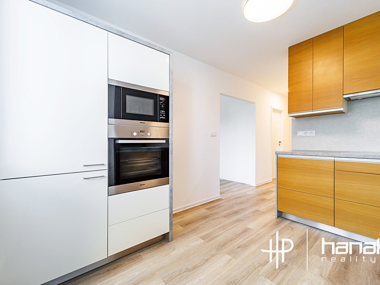 Pronájem bytu 2+1 62 m² - foto 2
