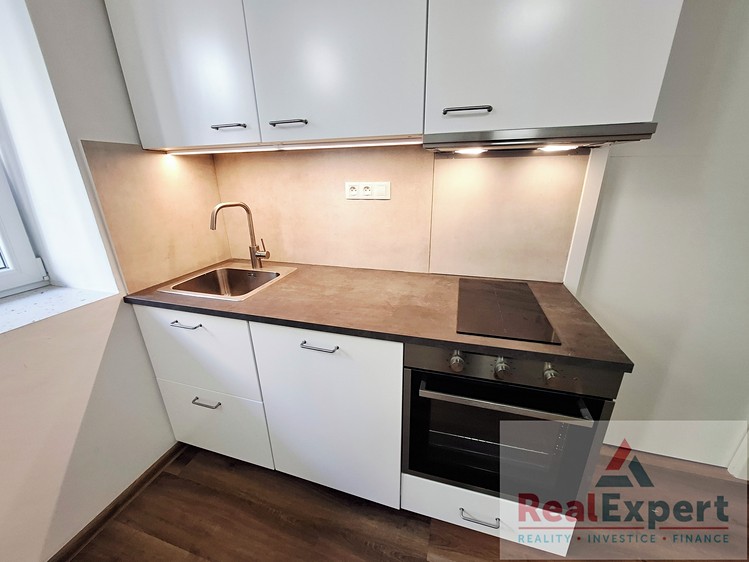 Pronájem bytu 1+kk 30 m² - foto 5