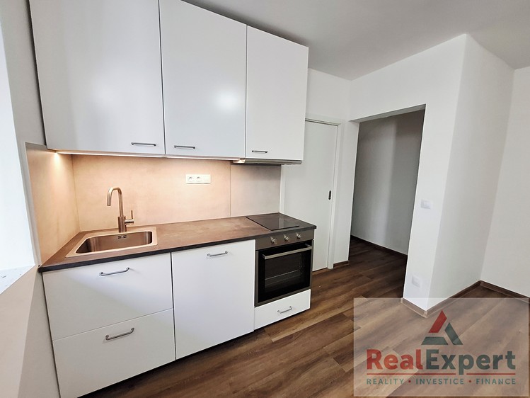 Pronájem bytu 1+kk 30 m² - foto 4