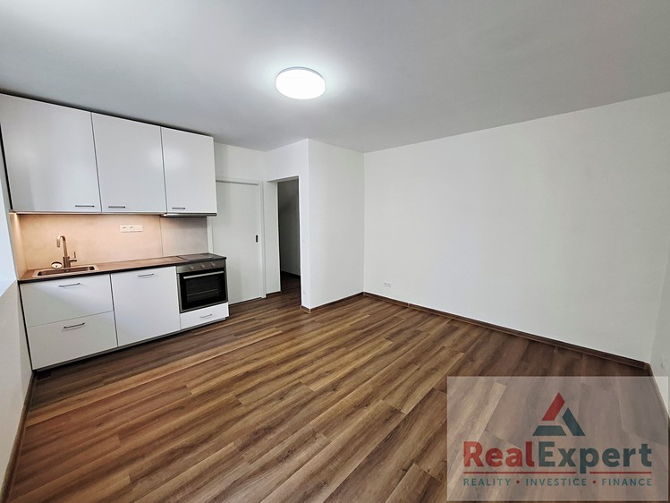 Pronájem bytu 1+kk 30 m² - foto 3
