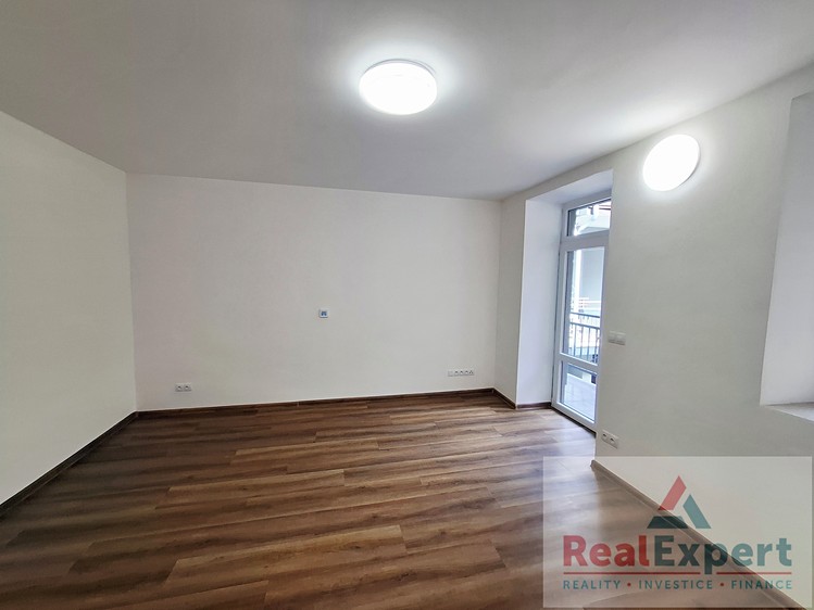 Pronájem bytu 1+kk 30 m² - foto 2