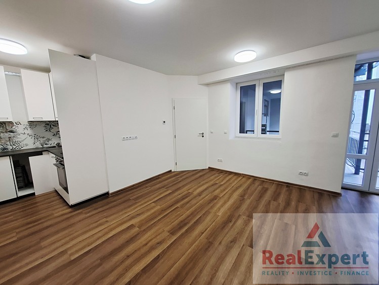 Pronájem bytu 2+kk 42 m² (Jednopodlažní) - foto 3