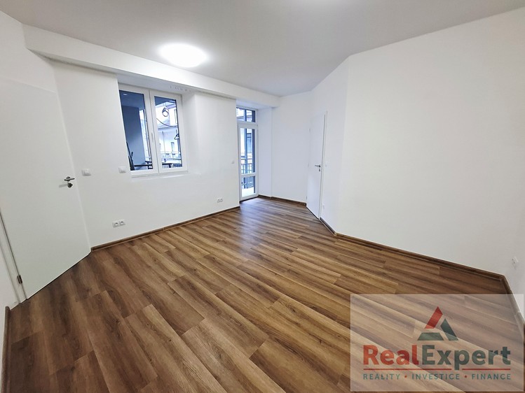 Pronájem bytu 2+kk 42 m² (Jednopodlažní) - foto 2