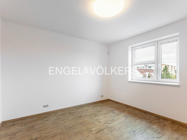 Pronájem bytu 3+kk 97 m² - foto 5