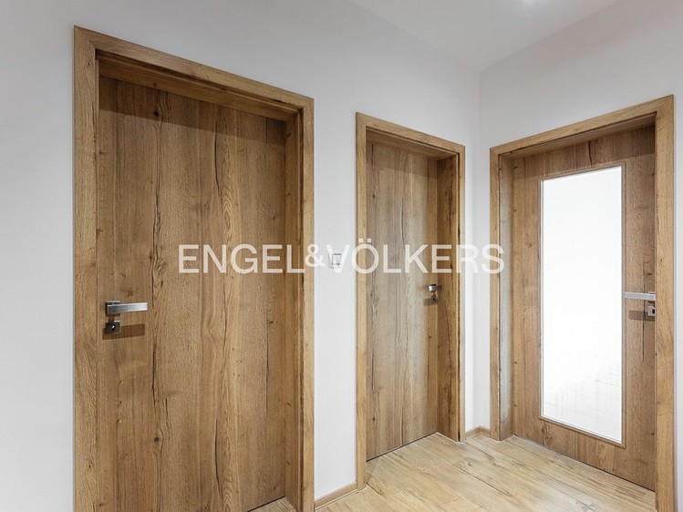 Pronájem bytu 3+kk 97 m² - foto 8
