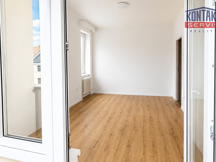 Pronájem bytu 3+1 78 m² - foto 4