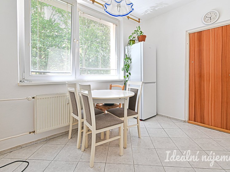 Pronájem bytu 3+1 80 m² - foto 4