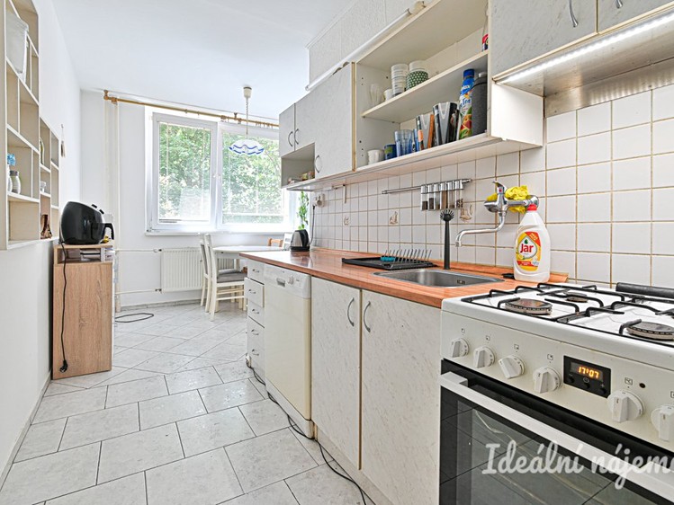 Pronájem bytu 3+1 80 m² - foto 1