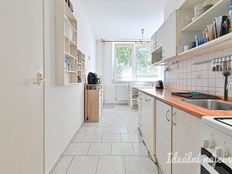 Pronájem bytu 3+1 80 m² - foto 3