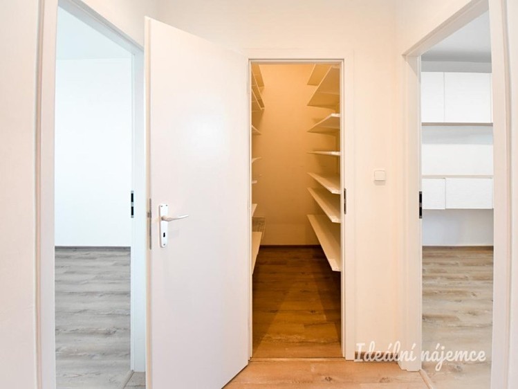 Pronájem bytu 2+1 55 m² - foto 7