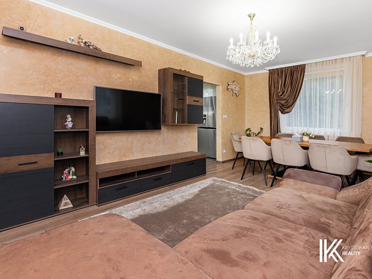 Pronájem bytu 4+1 87 m² (Jednopodlažní) - foto 2