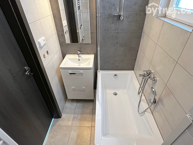 Pronájem bytu 2+kk 41 m² - foto 5