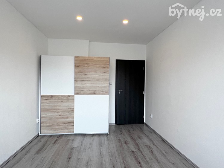 Pronájem bytu 2+kk 41 m² - foto 4