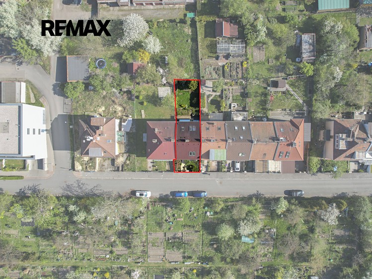 Prodej vícegeneračního domu 240 m², pozemek 197 m² - foto 2