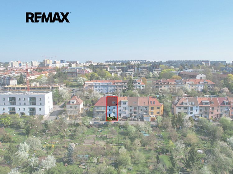 Prodej vícegeneračního domu 240 m², pozemek 197 m² - foto 4