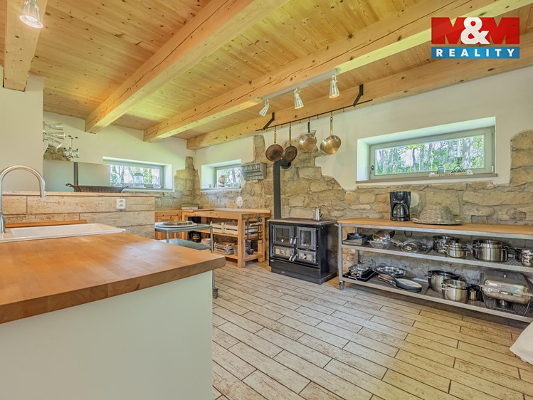 Prodej  rodinného domu 140 m², pozemek 1 638 m² - foto 3